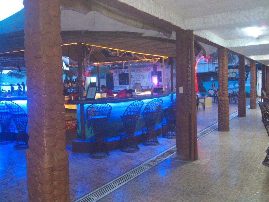 Treasure Island Resort Olongapo Exterior photo