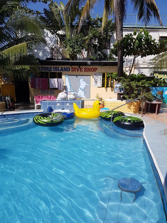 Treasure Island Resort Olongapo Exterior photo