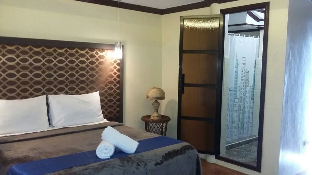 Treasure Island Resort Olongapo Exterior photo