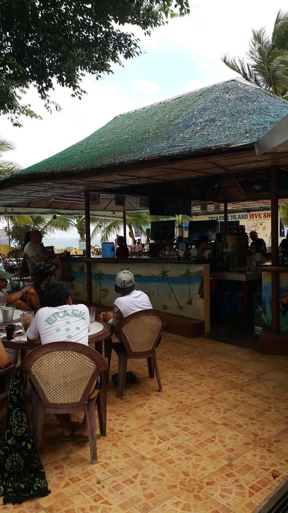 Treasure Island Resort Olongapo Exterior photo