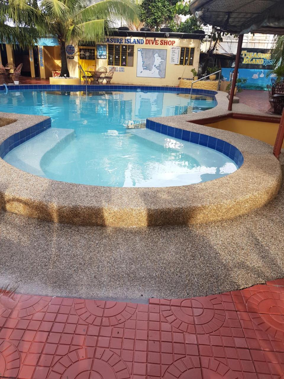 Treasure Island Resort Olongapo Exterior photo