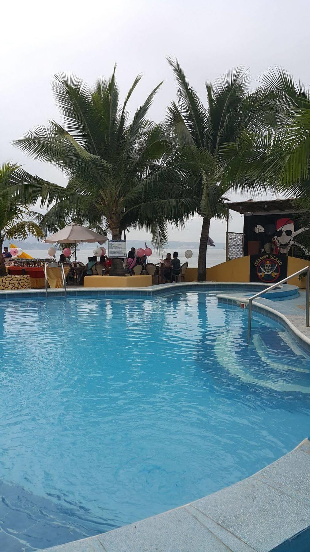 Treasure Island Resort Olongapo Exterior photo