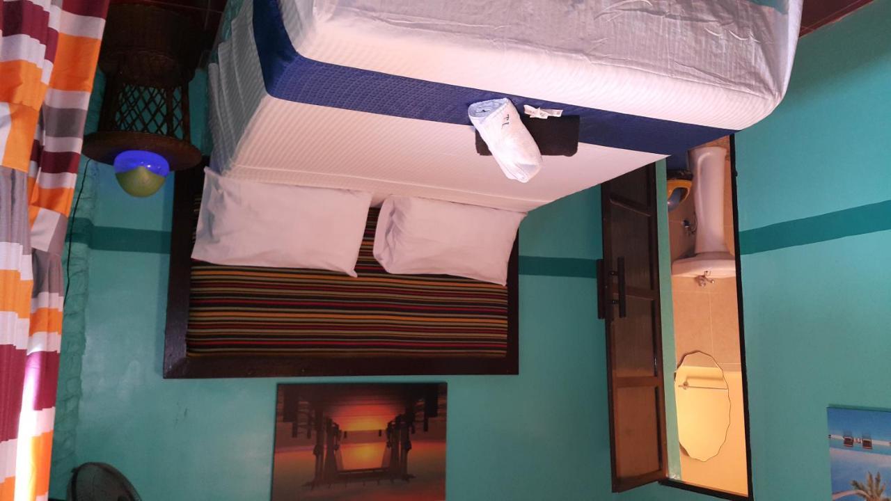 Treasure Island Resort Olongapo Room photo